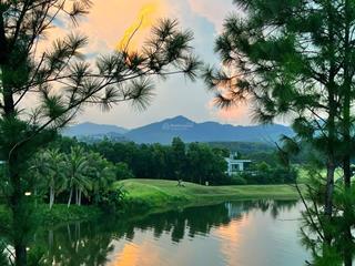 Bán gấp biệt thự 360/600m, 5 pn view hồ tuyệt đẹp, ở hoặc lưu trú mỹ mãn, giá chỉ 23 tỷ
