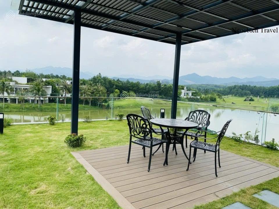 Bán gấp biệt thự 360/600m2, 5 pn view hồ đại lải, bãi đỗ xe rộng, rừng thông xanh mát giá chỉ 23 tỷ