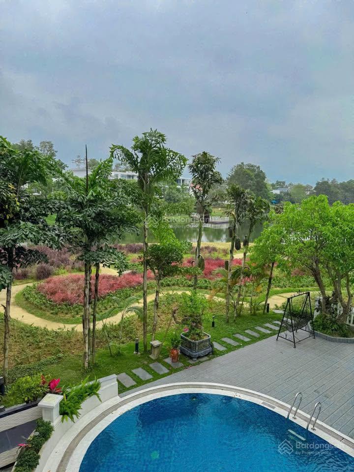 Bán gấp biệt thự 360/600m2, 5 pn view hồ đại lải, bãi đỗ xe rộng, rừng thông xanh mát giá chỉ 23 tỷ