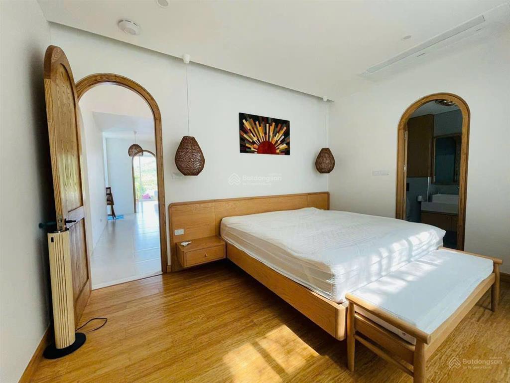 12tỷ  bán biệt thự 250m flamingo đại lải resort, view bao trọn thung lũng, nội thất sịn sò, ở ngay