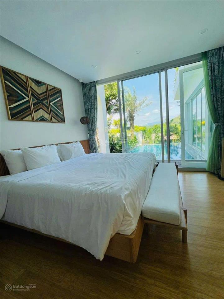 12tỷ  bán biệt thự 250m flamingo đại lải resort, view bao trọn thung lũng, nội thất sịn sò, ở ngay
