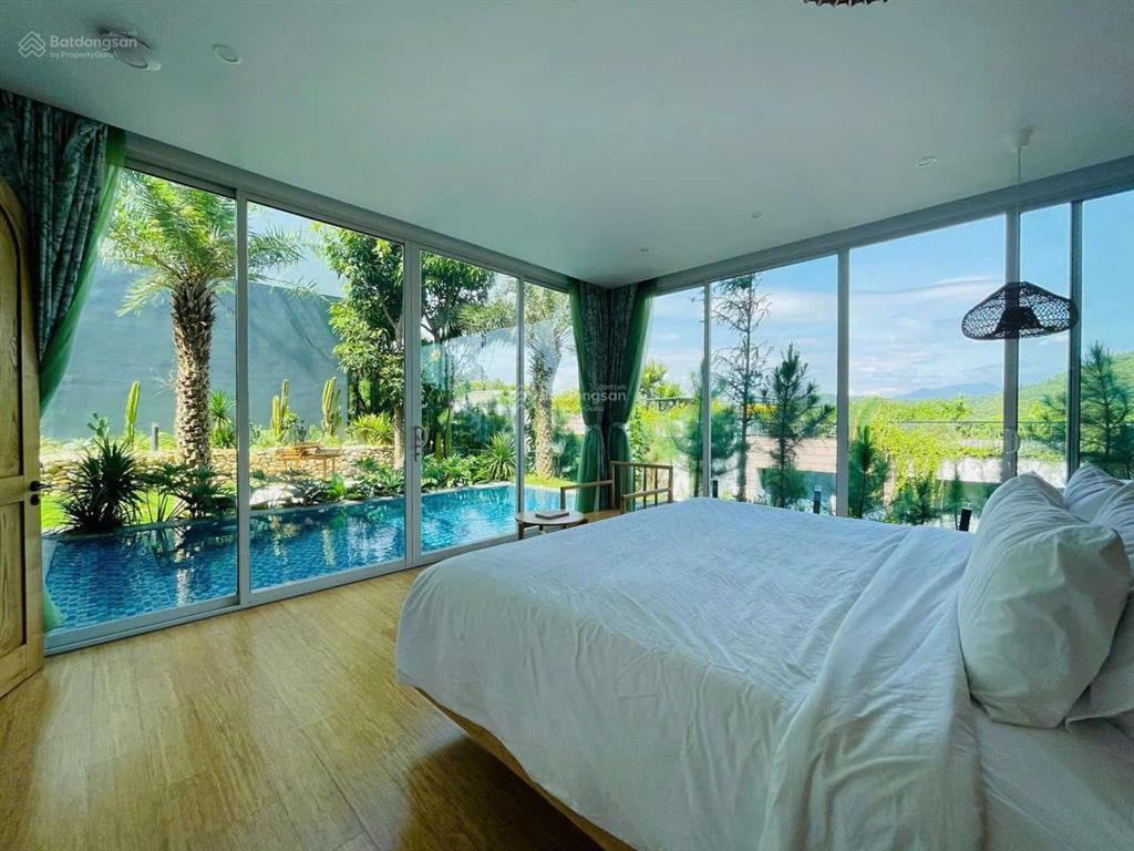 12tỷ  bán biệt thự 250m flamingo đại lải resort, view bao trọn thung lũng, nội thất sịn sò, ở ngay
