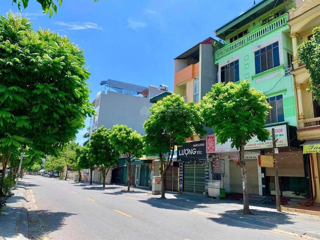 Bán nhà 120m x 4 tầng, 8 \pn mặt phố thị trấn đông anh, vị trí đắc địa, làm văn phòng, nhà nghỉ