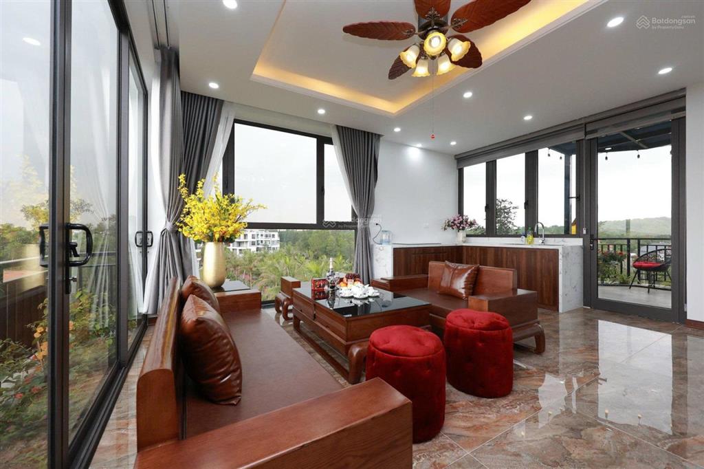 Bán biệt thự lô góc, 259m2/8.5tỷ view công viên và sân gofl, nội thất tâm huyết, vỉa hè 4m, ở ngay