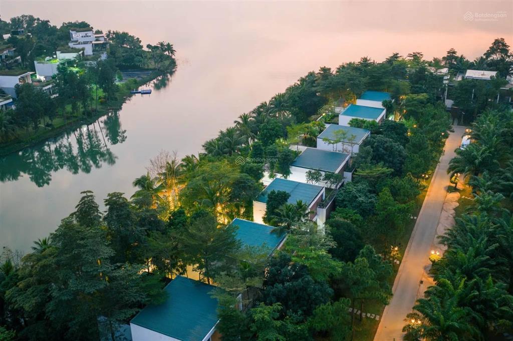 Bán biệt thự the legend view hồ đắc địa nhất flamingo đại lải, nội thất xịn sò, 300/700m, 28,5 tỷ