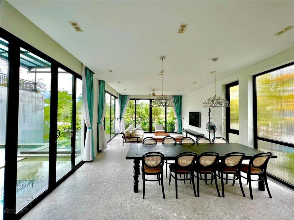 Bán biệt thự 250/500m flamingo đại lải, view hồ lớn, cạnh thanh xuân valley, nội thất tâm huyết