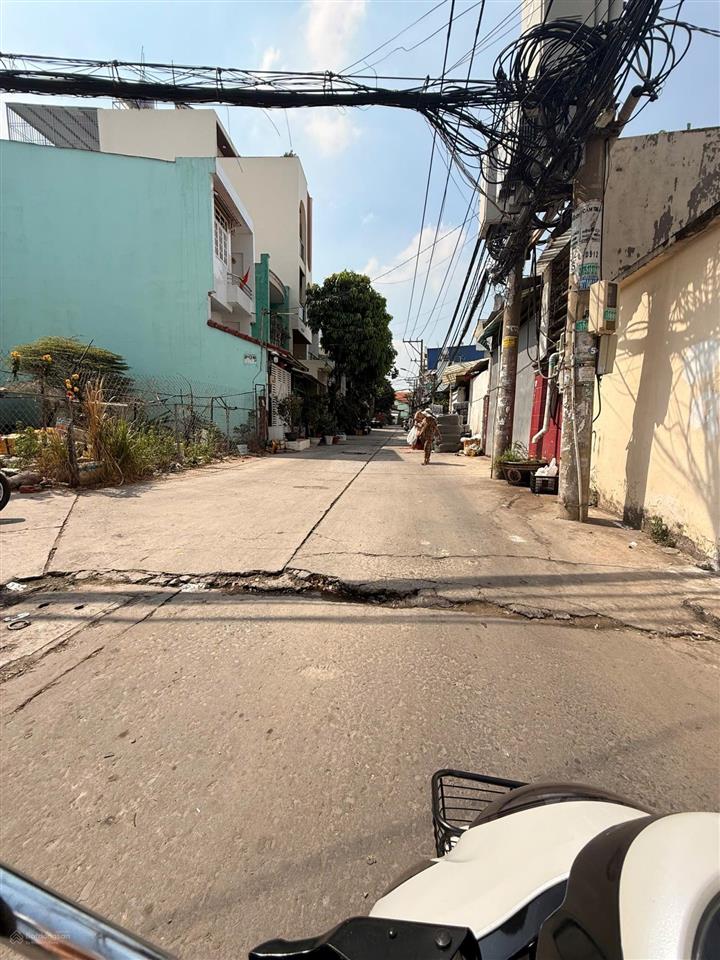 Bán đất full thổ cư 4x21 ngay thạch lam, kdc nhà cao tầng, chỉ 6 tỷ tl