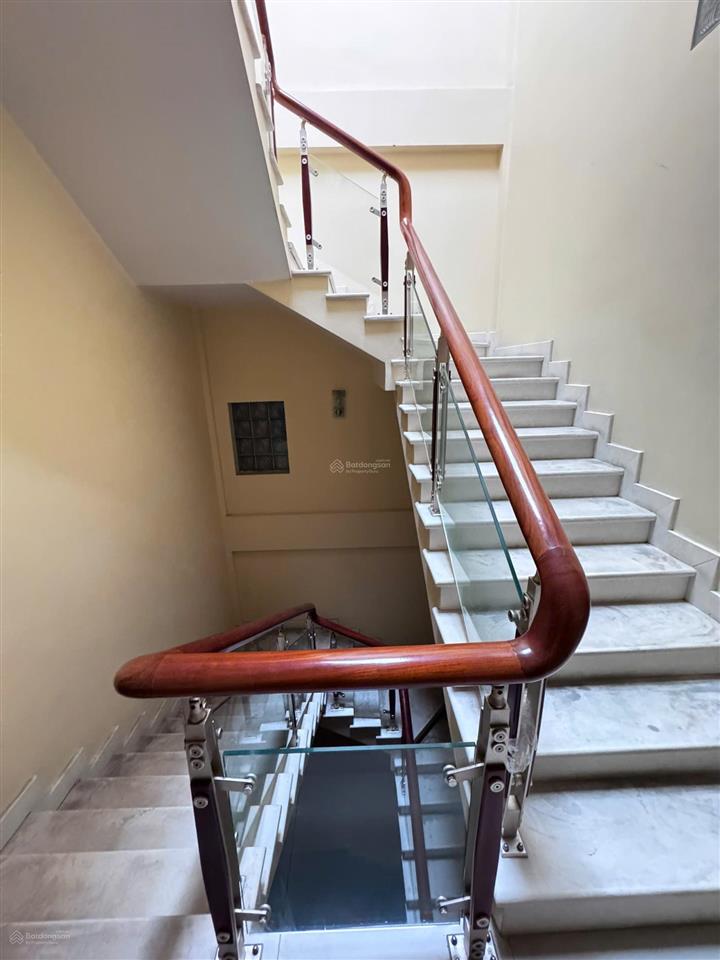 Mtkd bề thế lũy bán bích, chủ bán gấp 32 tỷ còn thương lượng