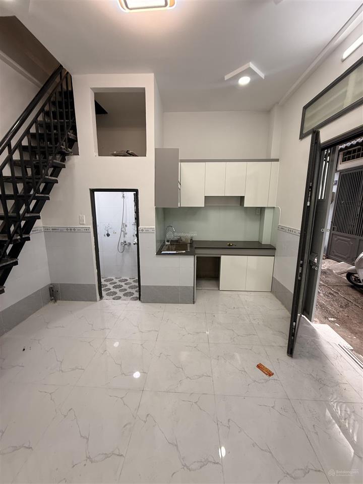 Hàng hiếm nhà 18m2 trệt lửng lầu 2pn sát vách tân phú chỉ nhỉnh 2 tỷ shr