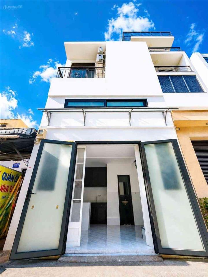 Hàng hiếm trung tâm tân phú hẻm xe hơi shr nhỉnh 2 tỷ