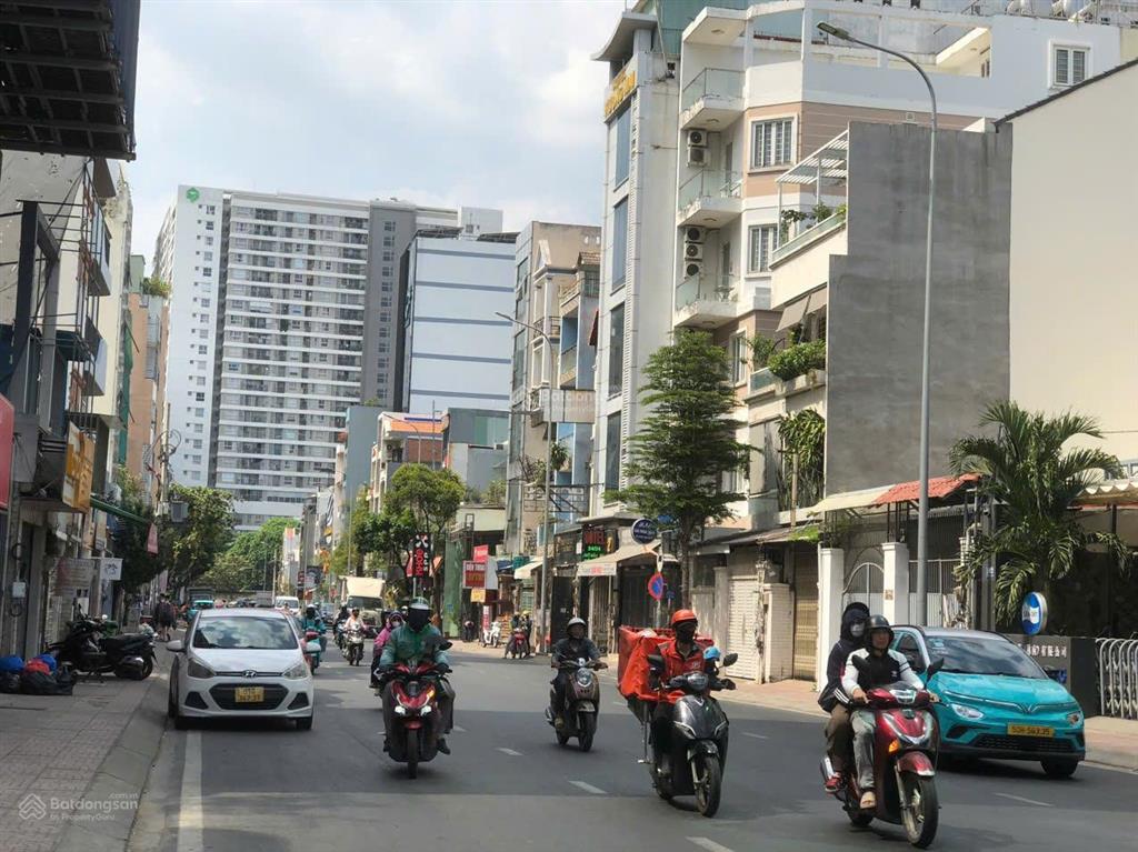 Bán nhà góc 3 mt đường đào duy anh phú nhuận dt 9 x 29m 3 lầu cn 251m hđ thuê 100 triệu