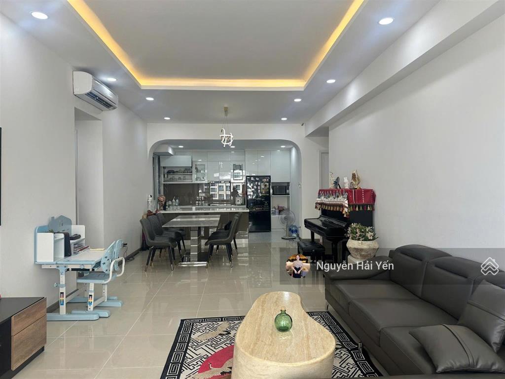 Hải yến nam minh land  bán căn hộ 3 phòng ngủ saigon pearl, 135m2 tòa ruby, có đầy đủ nội thất