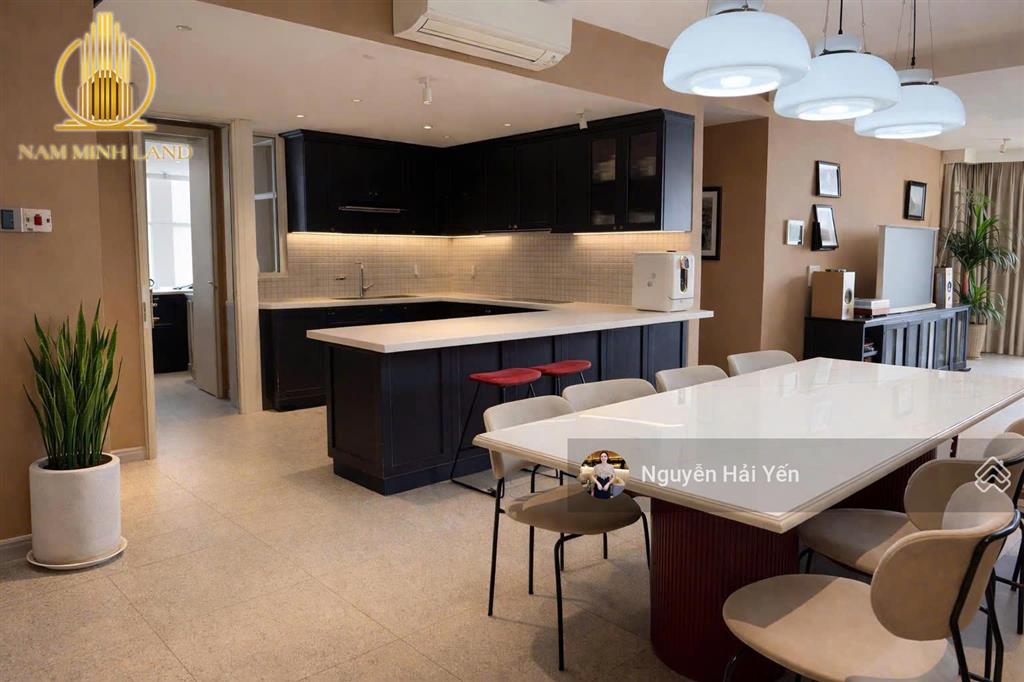 Hải yến nam minh land  bán căn hộ 3 pn saigon pearl 152m2 giá 2x tỷ. nhà có nội thất đầy đủ, mới