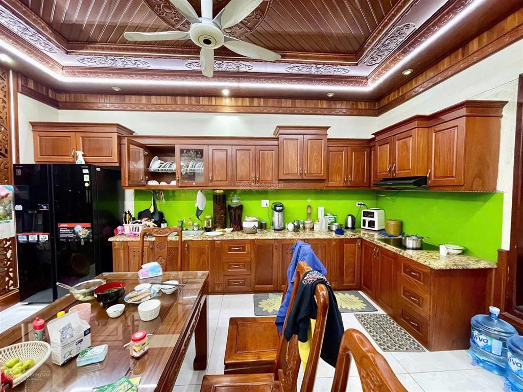 Bán nhà riêng hoàng quốc việt 79m2, góc 03 thoáng, 03 ô tô tránh, thang máy, kinh doanh, full đồ