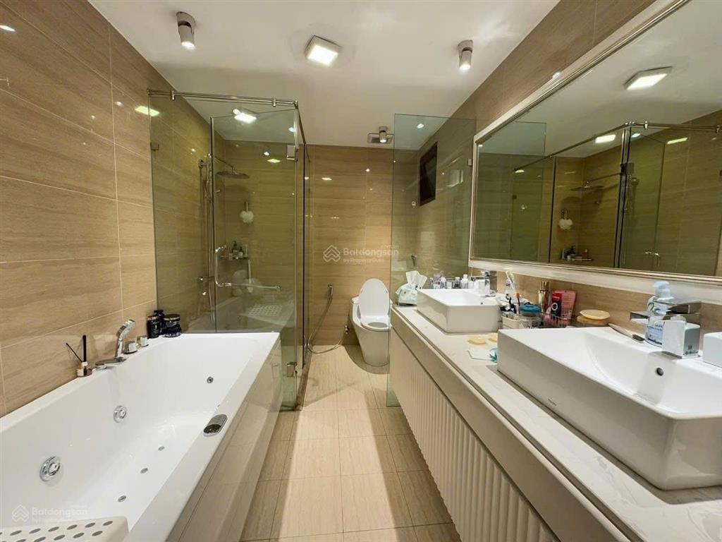 Bán nhà riêng phố vip hoàng quốc việt 62m2, ô tô tránh, ngõ thông kinh doanh đỉnh, 02 mặt thoáng