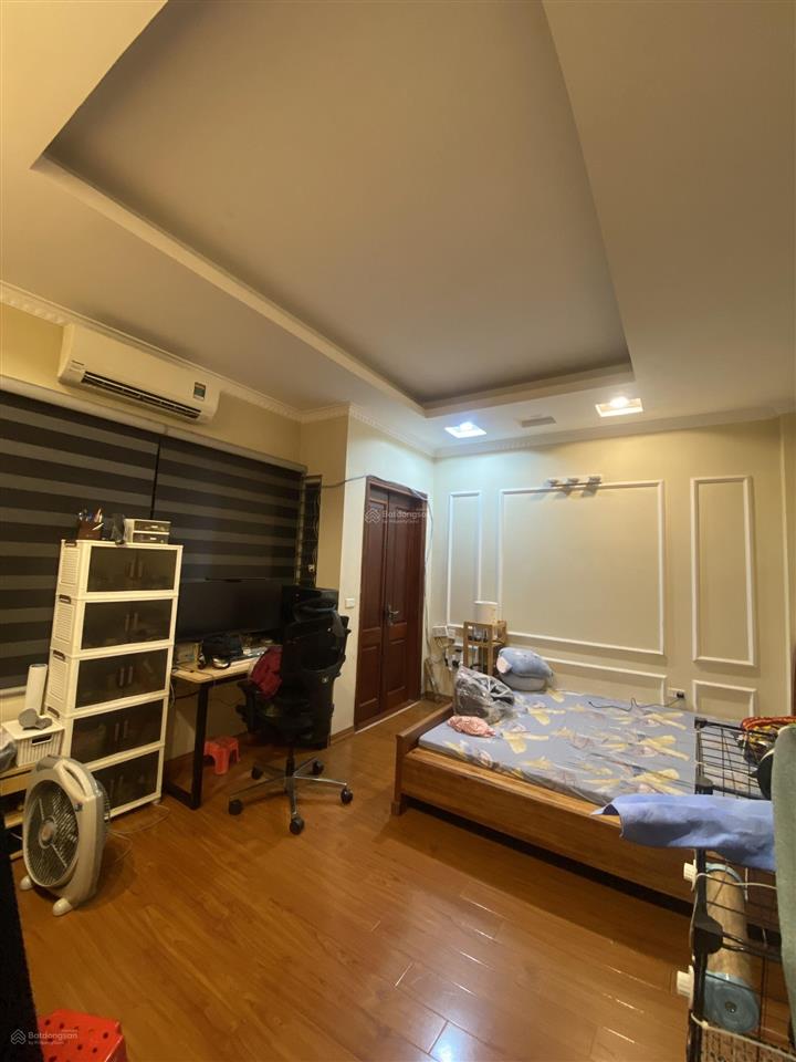 Hơn 8 tỷ nhà riêng hoàng quốc việt, nghĩa đô 39m2, 20m ra phố ô tô tránh, ngõ thông kinh doanh