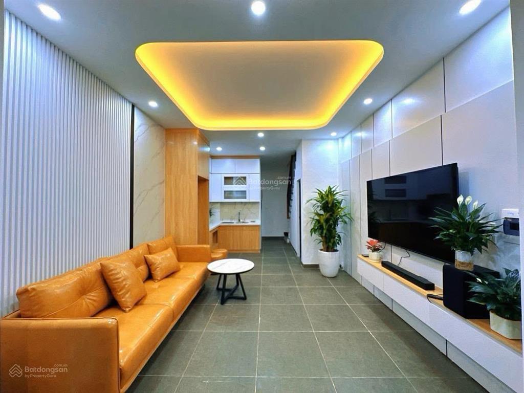 Bán nhà riêng hoàng quốc việt 42m2 có thang máy, ô tô, ngõ thông kinh doanh, full đồ, nhỉnh 10 tỷ