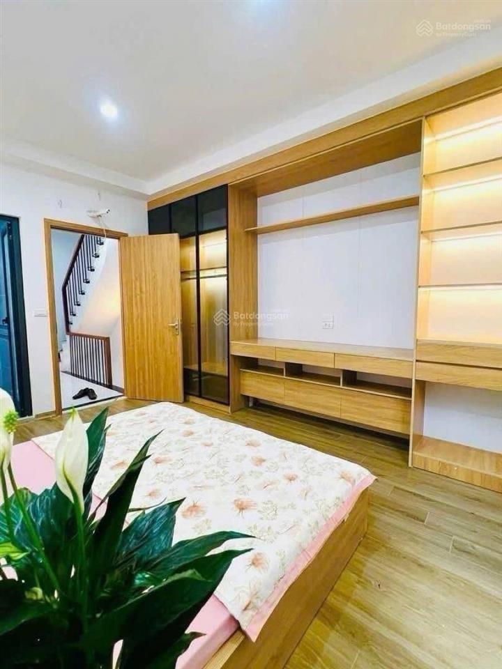 Bán nhà riêng hoàng quốc việt 42m2 có thang máy, ô tô, ngõ thông kinh doanh, full đồ, nhỉnh 10 tỷ