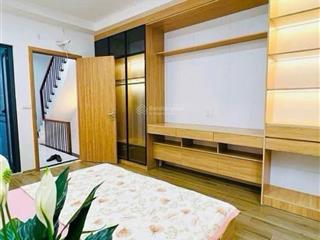 Bán nhà riêng hoàng quốc việt 42m2 có thang máy, ô tô, ngõ thông kinh doanh, full đồ, nhỉnh 10 tỷ
