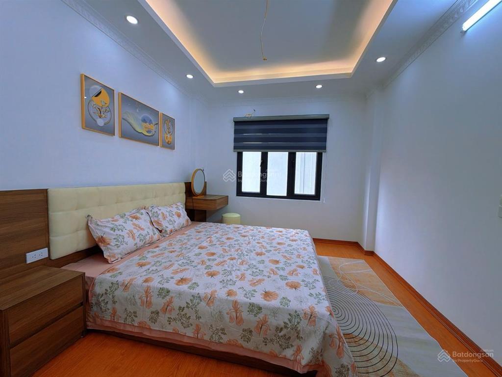Bán nhà riêng hoàng quốc việt 43m2 thang máy êm, ô tô, ngõ thông kinh doanh, full đồ, hơn 10 tỷ