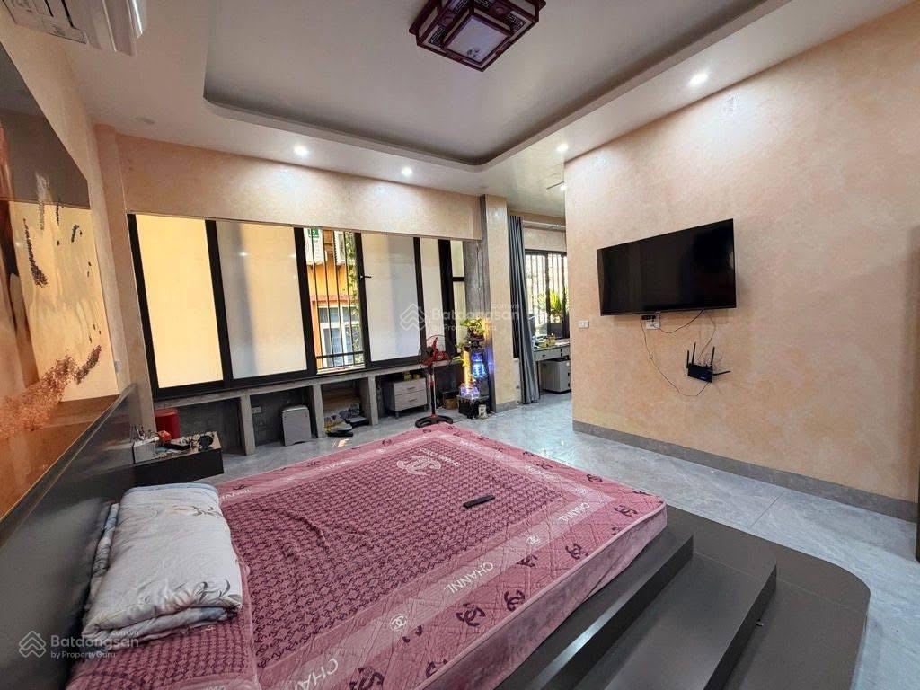 Nhà riêng hoàng quốc việt 85m2, 02 ô tô tránh, góc 03 thoáng, thang máy, kinh doanh, full đồ.