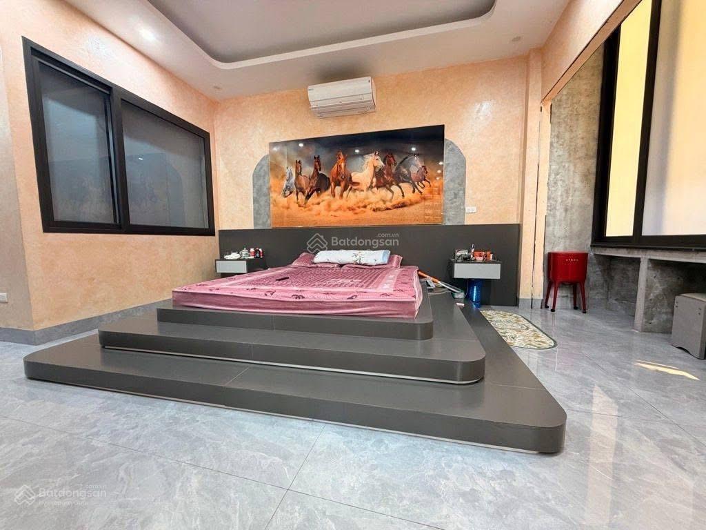 Nhà riêng hoàng quốc việt 85m2, 02 ô tô tránh, góc 03 thoáng, thang máy, kinh doanh, full đồ.