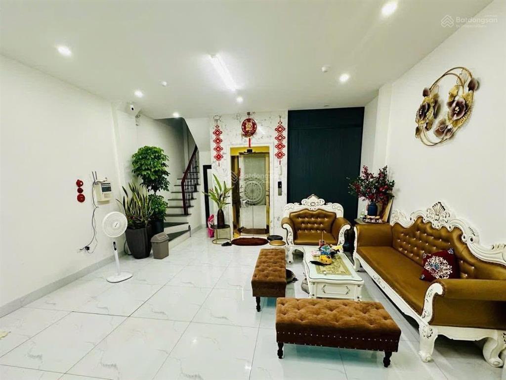 Phân lô hoàng quốc việt 85,6m2, góc 03 thoáng, 03 ô tô tránh, thang máy, kinh doanh, full đồ.
