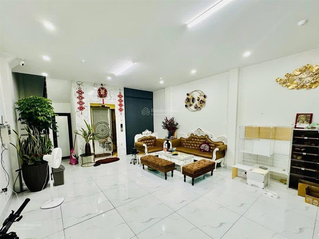 Phân lô hoàng quốc việt 85,6m2, góc 03 thoáng, 03 ô tô tránh, thang máy, kinh doanh, full đồ.