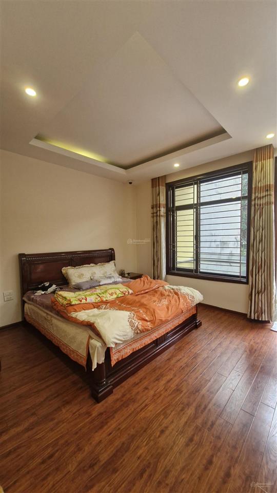 Bán mặt phố linh lang đào tấn 6 tầng thang máy 83m2, lô góc giá chỉ hơn 500tr/m2