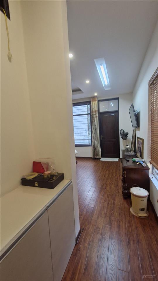 Bán nhà mặt phố kim mã thượng lô góc, 75.8m2, 6 tầng đẹp có thang máy, đang cho người nhật thuê