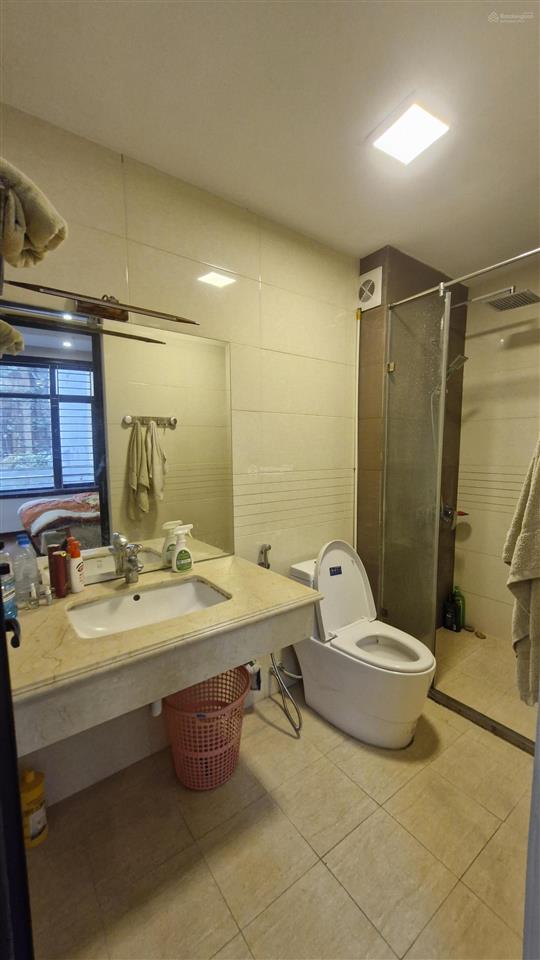 Bán nhà mặt phố kim mã thượng lô góc, 75.8m2, 6 tầng đẹp có thang máy, đang cho người nhật thuê