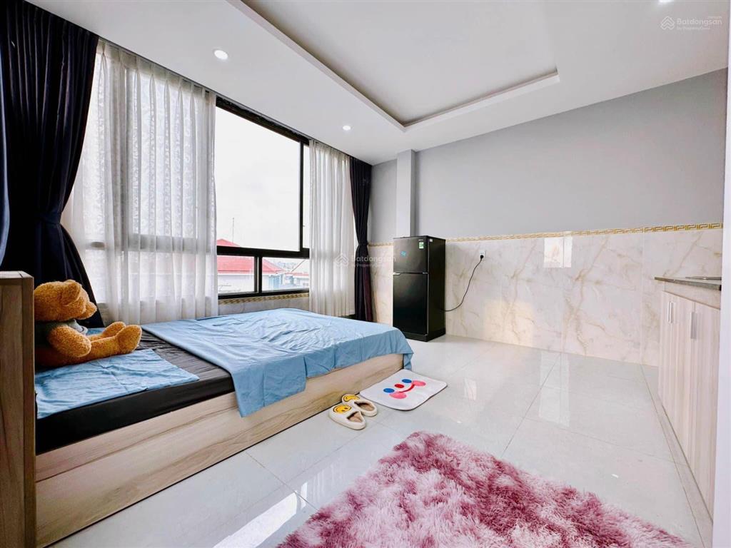 Phòng cho thuê full nội thất cửa sổ thoáng mát ngã tư hàng xanh ung văn khiêm bình thạnh sát hutech