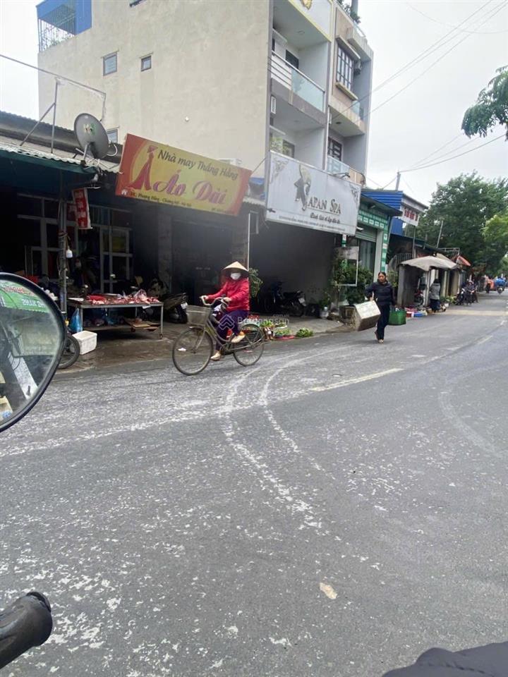 Nhà vị trí đẹp sầm uất nhất phụng châu sát cổng trường đại học