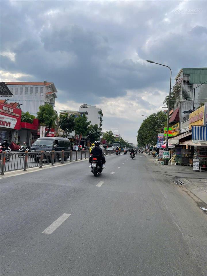 Định cư cần bán gấp nhà mt nguyễn văn lượng p17 dt 7x35m khu vực xây hầm 7 lầu giá chỉ 32 tỷ