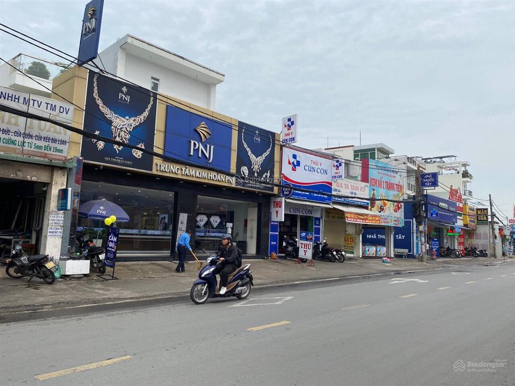 Chính chủ cần tiền bán gấp nhà mt lê đức thọ gv dt 11x35m cấp 4 ctxd hầm 8 lầu 31 tỷ