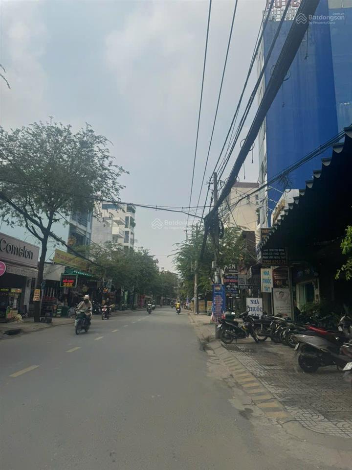 Chính chủ cần tiền bán gấp nhà mt lê đức thọ gv dt 11x35m cấp 4 ctxd hầm 8 lầu 31 tỷ