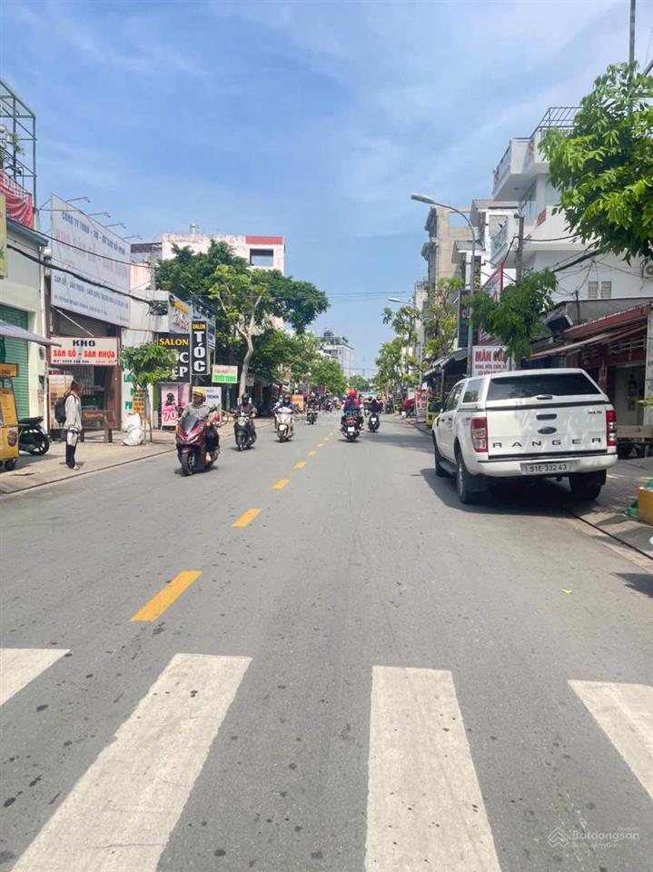 Chủ bán gấp nhà mt gần chợ phạm văn bạch p12 gv dt 9x18m giá 25.9 tỷ thương lượng