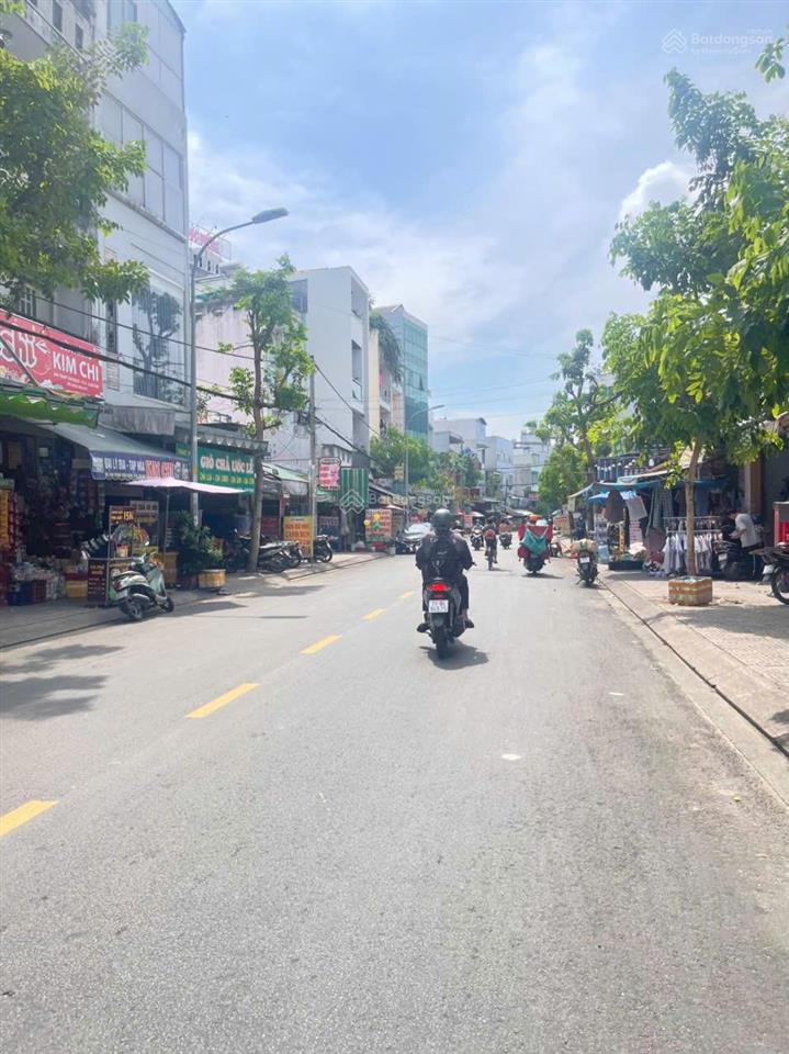 Chủ bán gấp nhà mt gần chợ phạm văn bạch p12 gv dt 9x18m giá 25.9 tỷ thương lượng