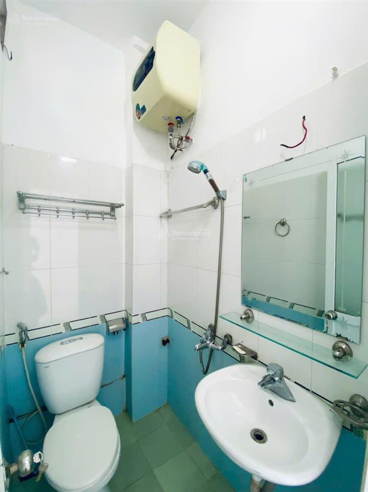 Cho thuê nhà nguyên căn 3 tầng  trong ngõ to lò đúc, hai bà trưng  phù hợp gia đình & kd phòng