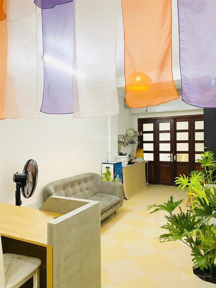 Cho thuê nhà nguyên căn 3 tầng  trong ngõ to lò đúc, hai bà trưng  phù hợp gia đình & kd phòng