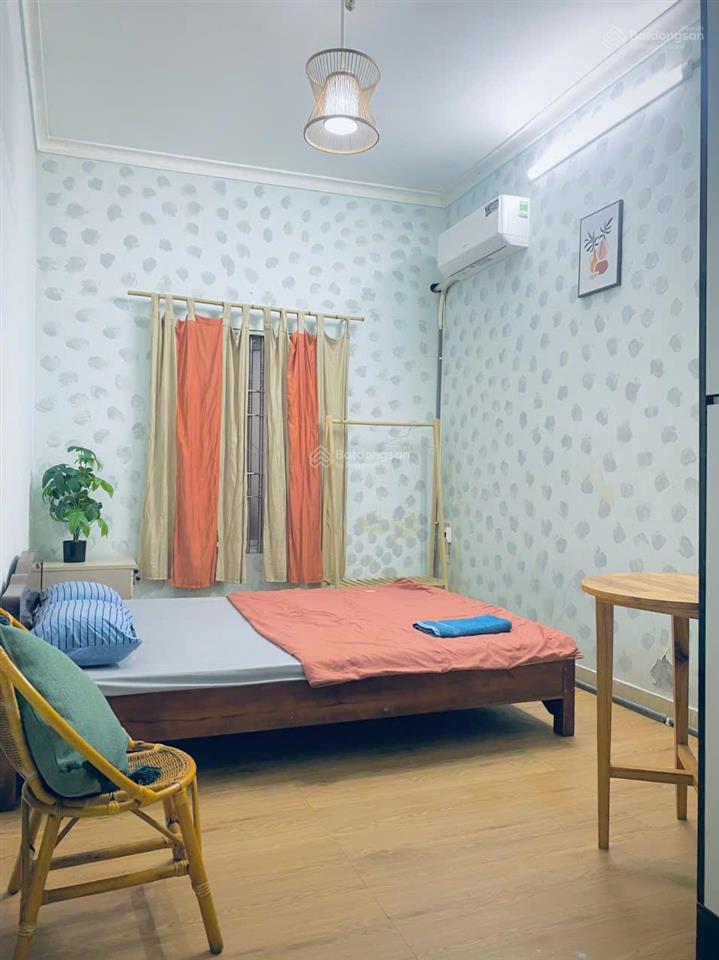 Cho thuê nhà nguyên căn 3 tầng  trong ngõ to lò đúc, hai bà trưng  phù hợp gia đình & kd phòng