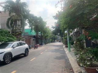 Khu biệt thự dương quảng hàm p6 dt 6x24m giá chỉ 17.5 tỷ.