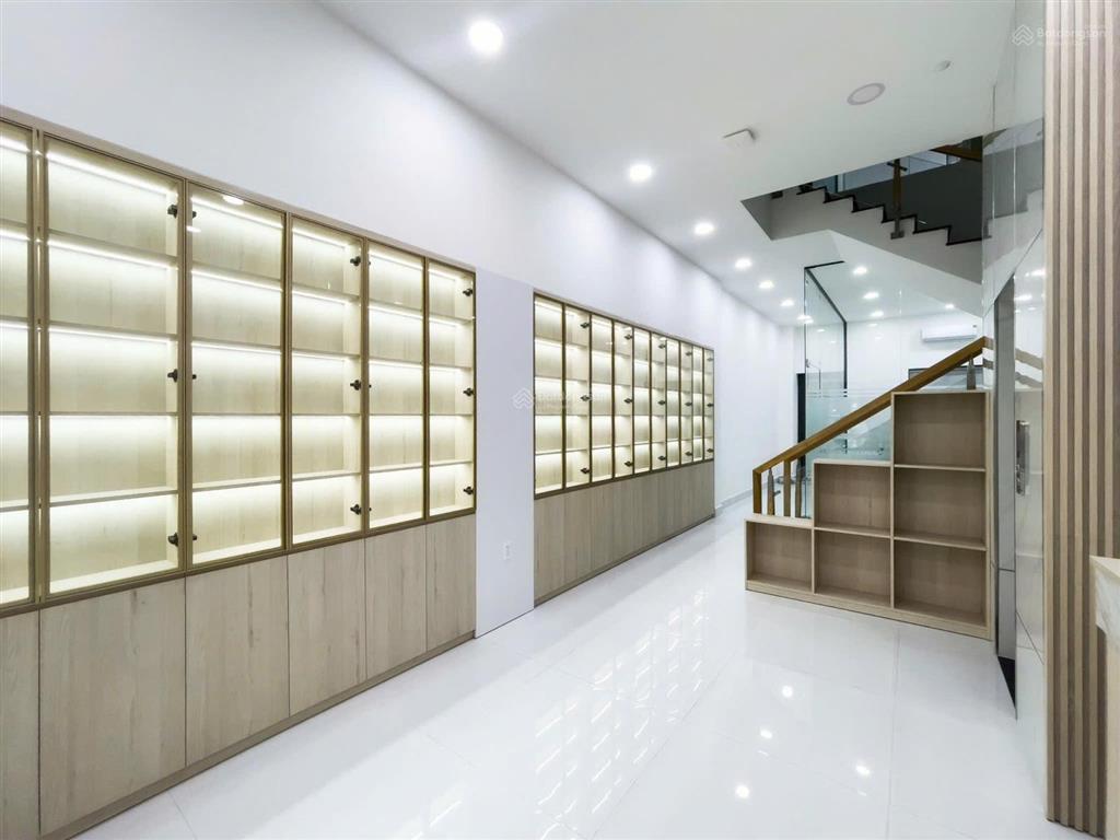 Bán cityland p10 5x20m kết cấu hầm + 4 tầng. nhà mới có thang máy. chỉ 24 tỷ tl