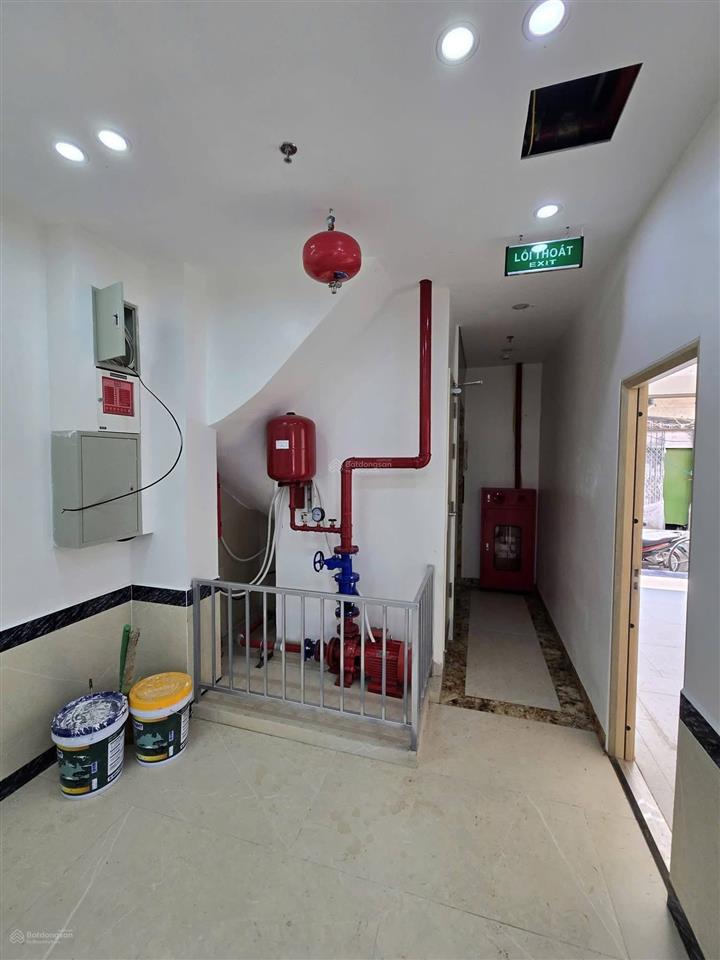 Bán nhà riêng tại hoàng ngân, 14,5 tỷ, 70m2, 9pn, mt7m, vf3 đỗ cựa, 50m ra phố, hiếm