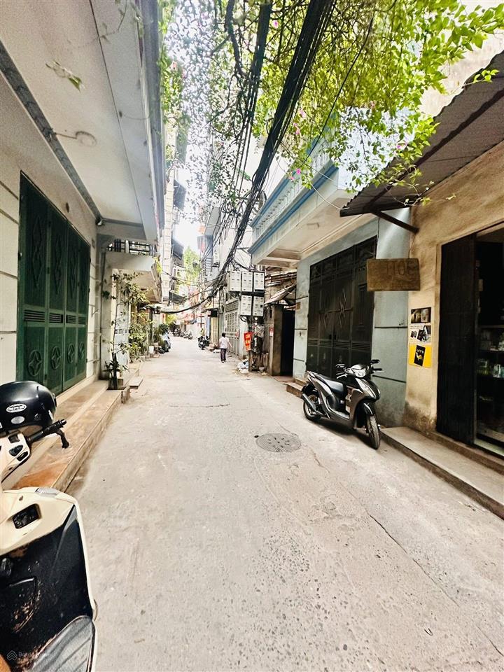 Bán nhà riêng tại hoàng ngân, 14,5 tỷ, 70m2, 9pn, mt7m, vf3 đỗ cựa, 50m ra phố, hiếm