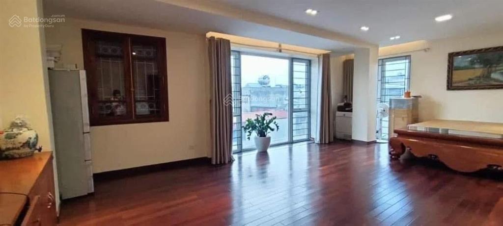 Bán nhà lạc long quân, tây hồ  101m2x6t, thang máy  oto đỗ cửa  40m ra hồ  20 tỷ