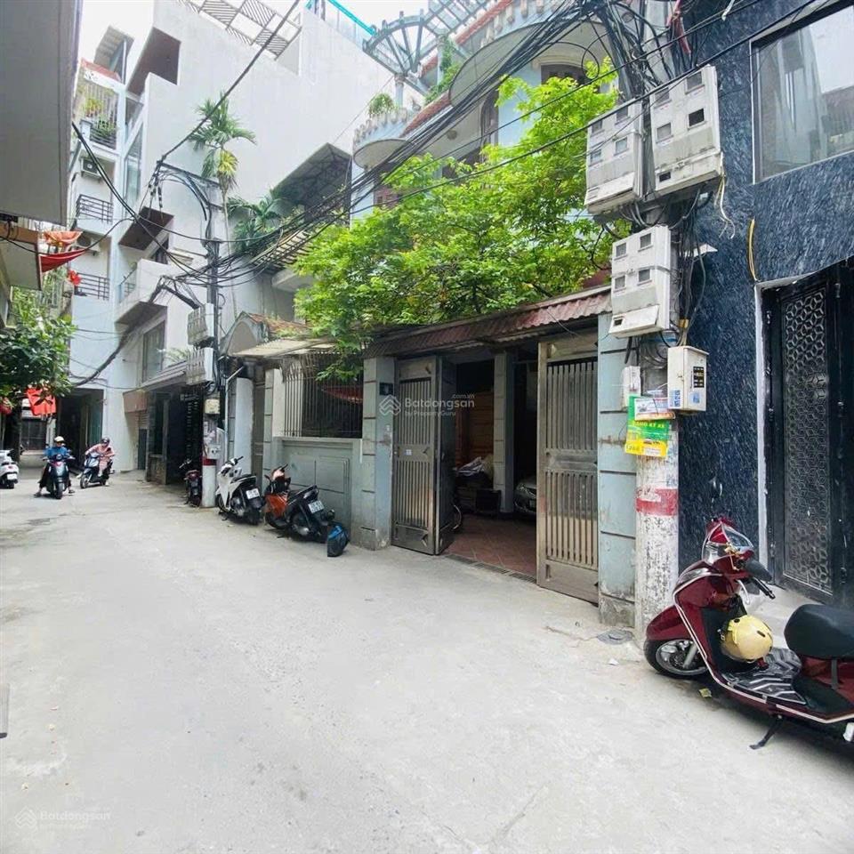 Bán nhà lạc long quân, tây hồ  101m2x6t, thang máy  oto đỗ cửa  40m ra hồ  20 tỷ