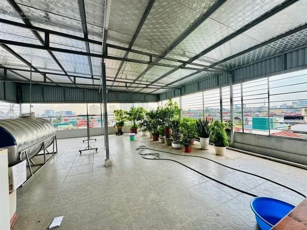 Bán nhà lạc long quân, tây hồ  101m2x6t, thang máy  oto đỗ cửa  40m ra hồ  20 tỷ
