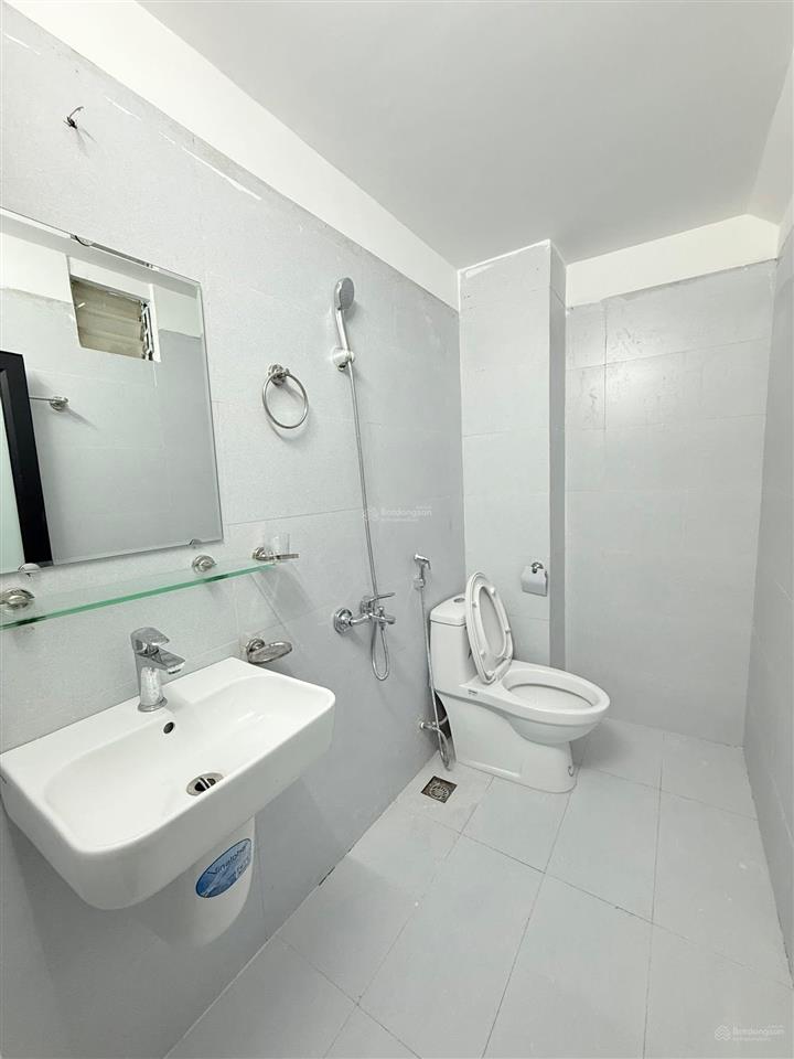 Tôn đức thắng, văn miếu  25m2x5t  20m ra oto  ngõ rộng, thoáng  nhà chắc chắn  hiếm 6 tỷ
