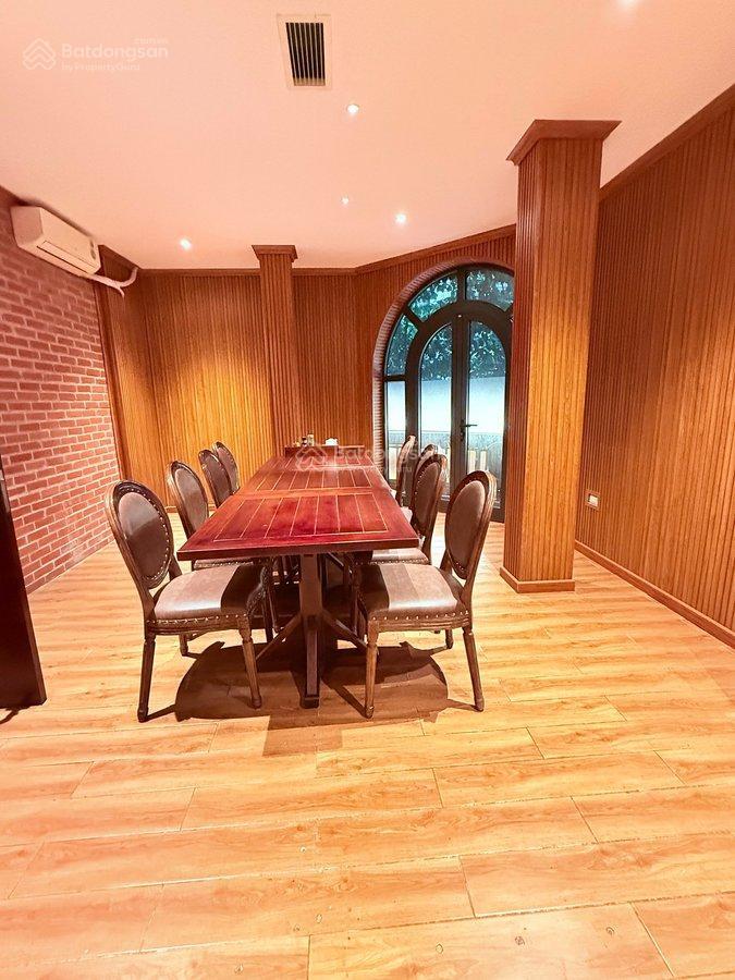 Mặt phố hồng tiến, long biên  180m2 x 6t, thang máy  lô góc, kinh doanh đỉnh  giá tốt 67 tỷ